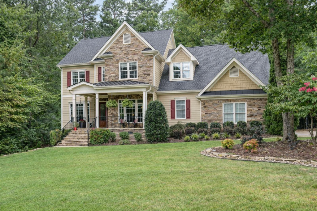 Richmond soft wash roof with clean shingles