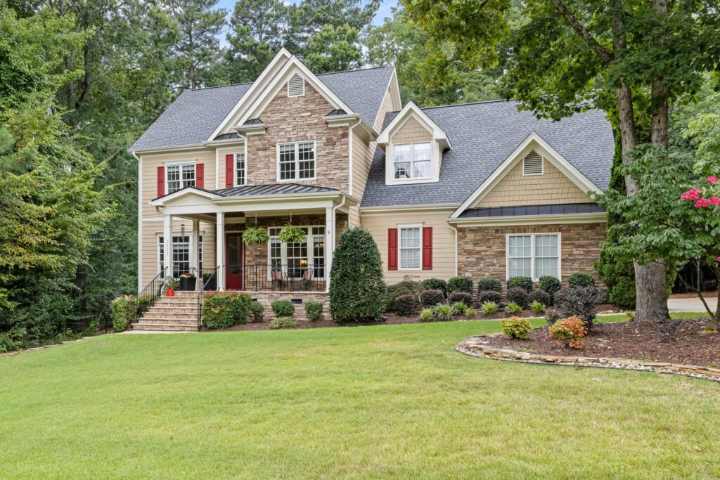 Richmond soft wash clean roof shingle home exterior